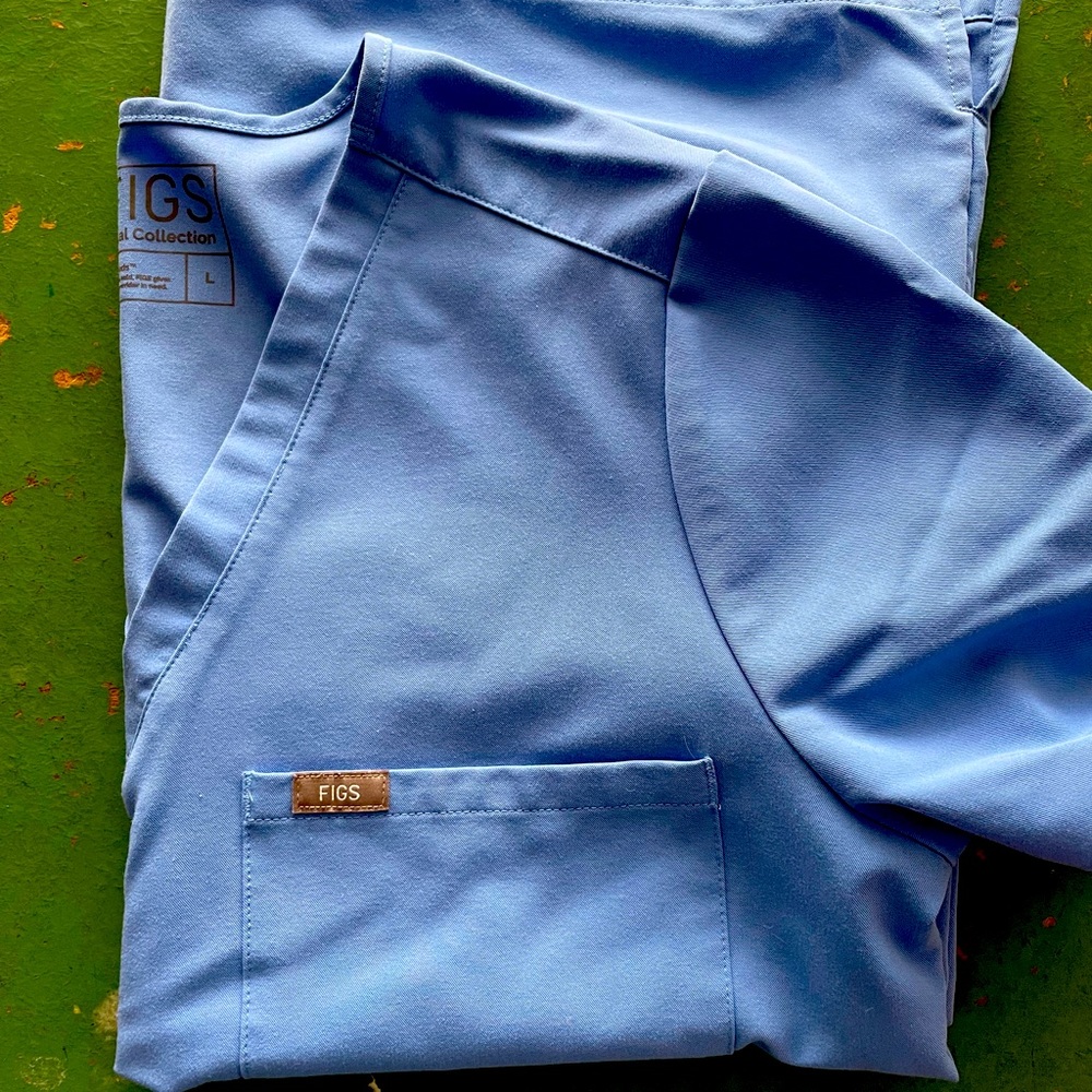 Figs Catarina One Pocket Scrub top Large ceil blue